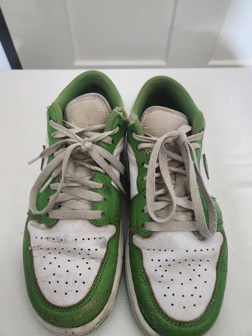 Nike Air Jordan 1 Low SE in Chroropyll And White. Mens Size 7